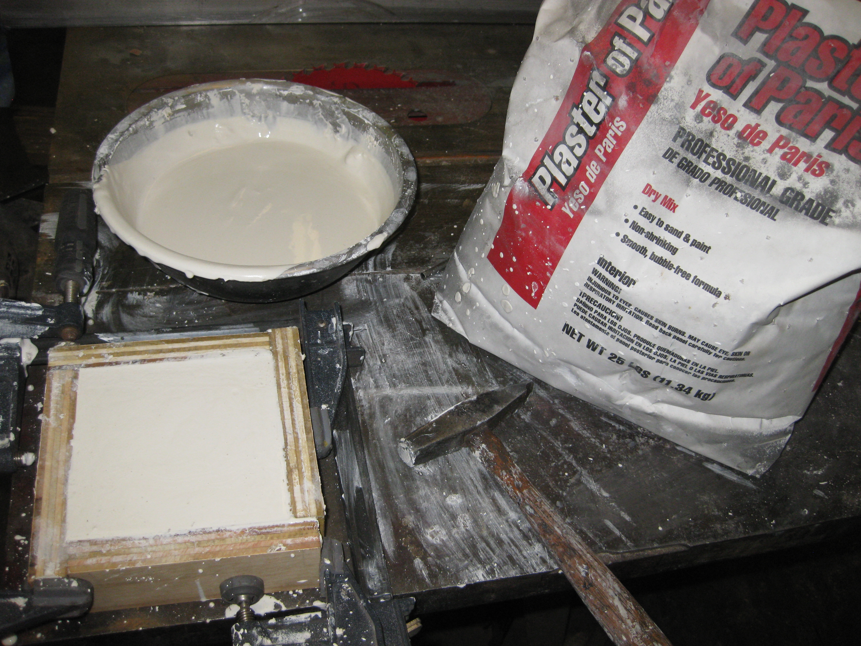 mix and fill mold with plaster